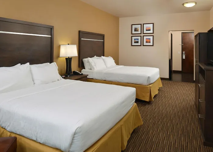 Hotel Express & By Ihg 3*