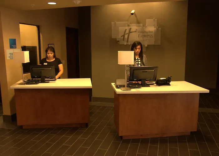Express & By Ihg 3* Globe
