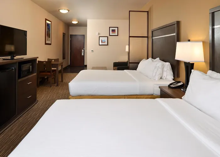 Express & By Ihg Hotel 3*
