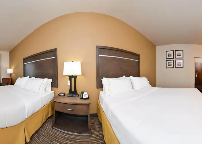 Express & By Ihg Hotel 3*