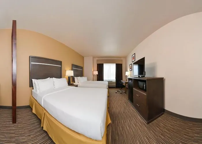 Express & By Ihg Hotel Globe