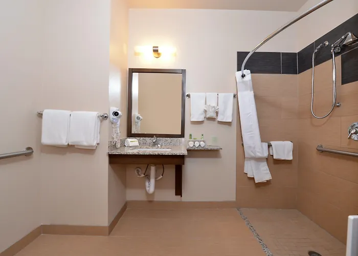 Express & By Ihg Hotel 3*