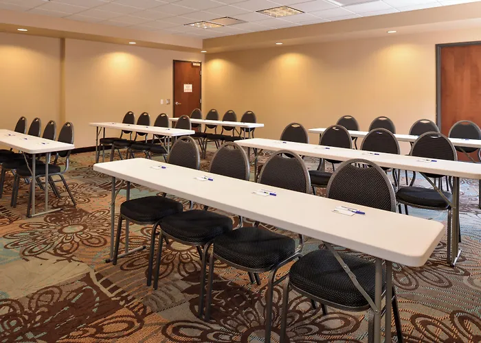 Express & By Ihg Hotel 3*